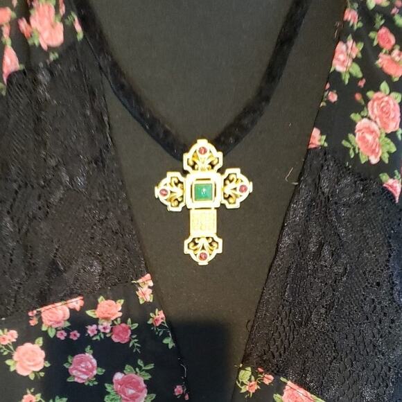 Premiere Design cross gold with black‎ felt necklace - Picture 3 of 4